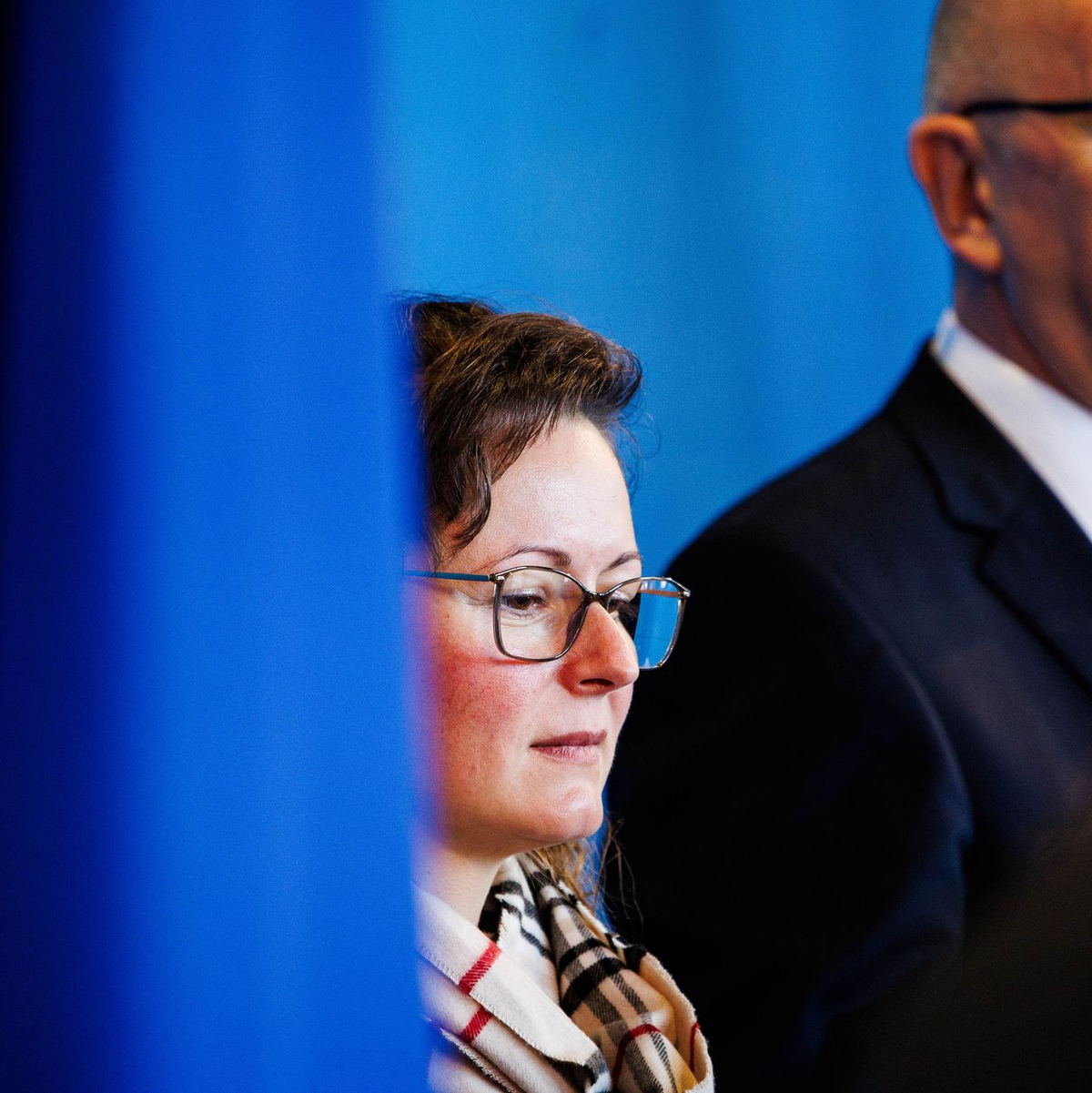 Brandenburgs Agrarministerin Hanka Mittelstädt und Brandenburgs Ministerpräsident Dietmar Woidke (beide SPD) sprechen von einer besorgniserregenden Situation. - Foto: Carsten Koall/dpa