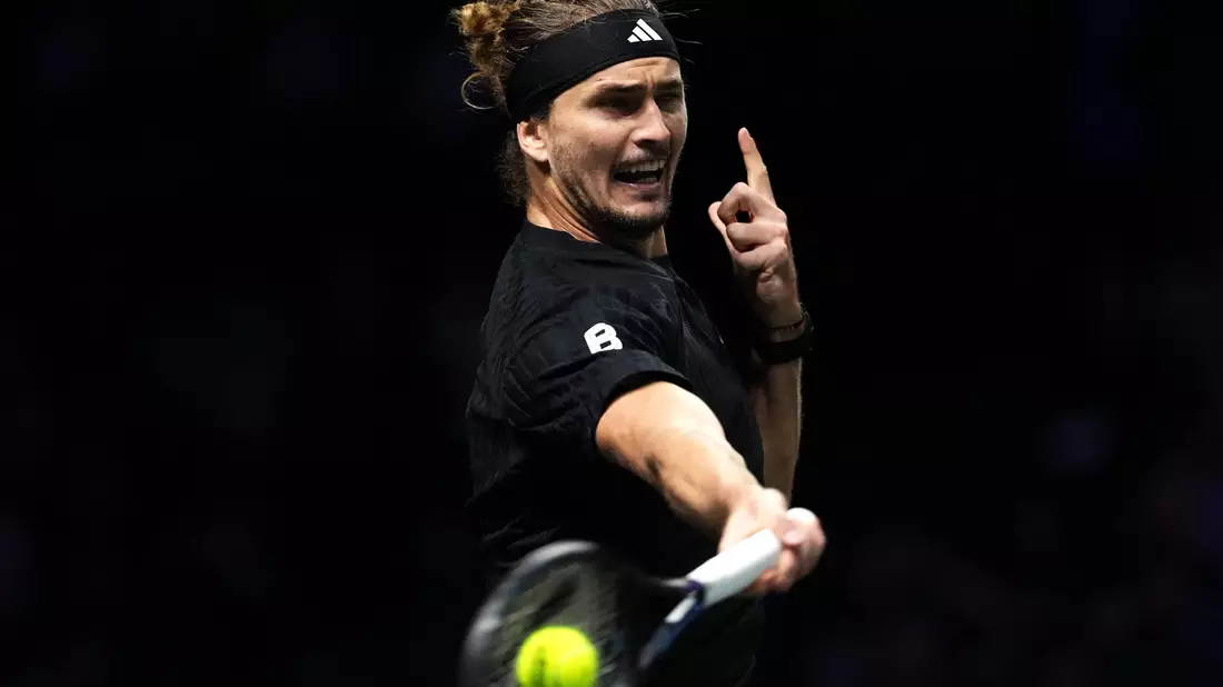 Alexander Zverev tat sich in seinem Auftaktmatch in Paris schwer. - Bild: Dimitar Dilkoff/AFP/dpa
