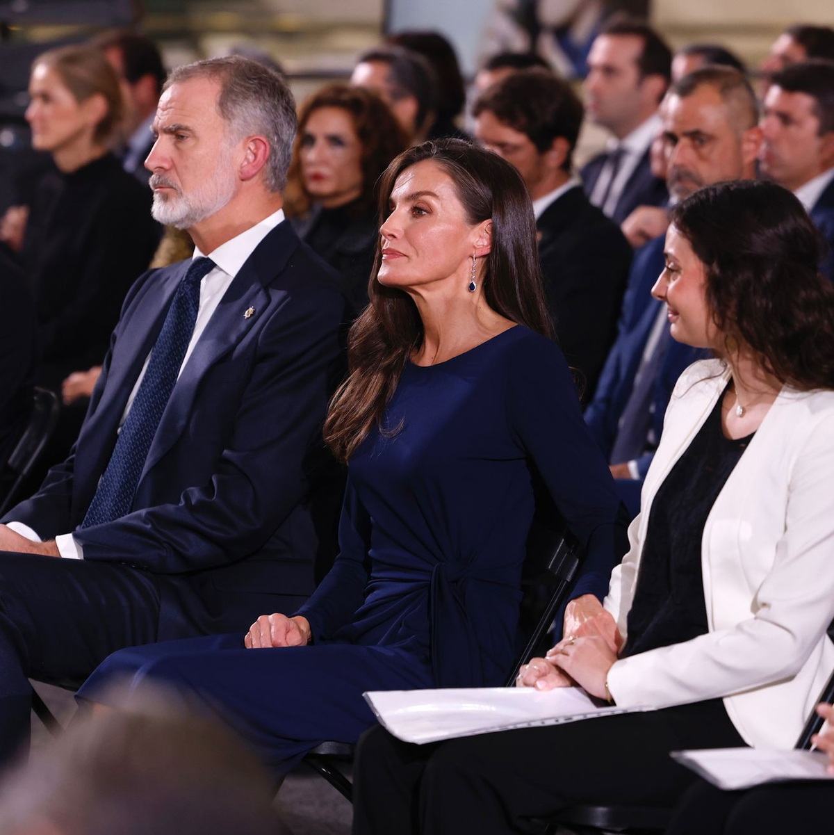 Angehörige von Opfern der Flutkatastrophe von Valencia protestieren bei der offiziellen Trauerfeier am ersten Jahrestag gegen die Teilnahme des Regionalregierungschefs Carlos Mazón. Sie werfen ihm Versagen am Tag der Katastrophe vor. - Foto: Rober Solsona/EUROPA PRESS/dpa