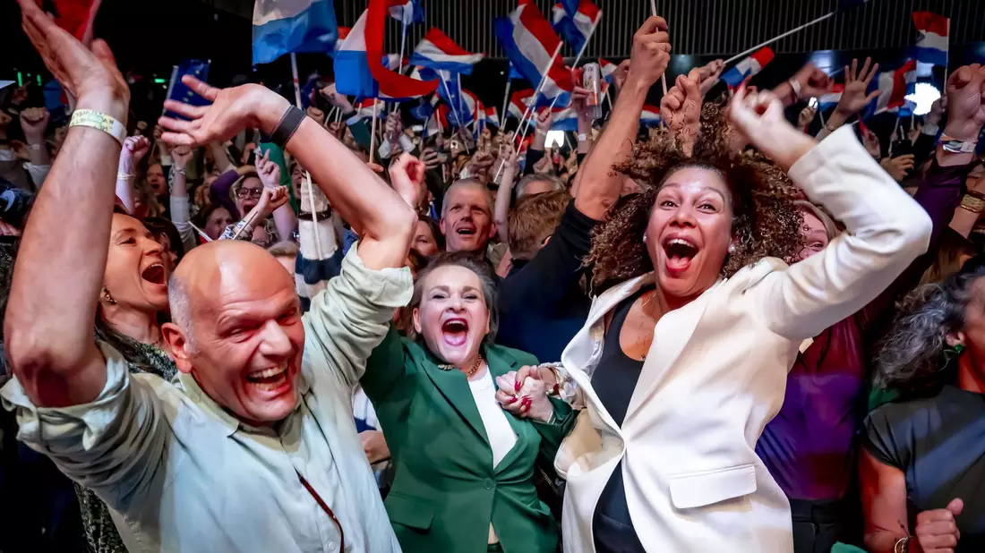 Die Mitte-Links-Partei D66 hat nach ersten Zahlen die Parlamentswahl in den Niederlanden gewonnen.  - Bild: Robin Utrecht/ANP/dpa