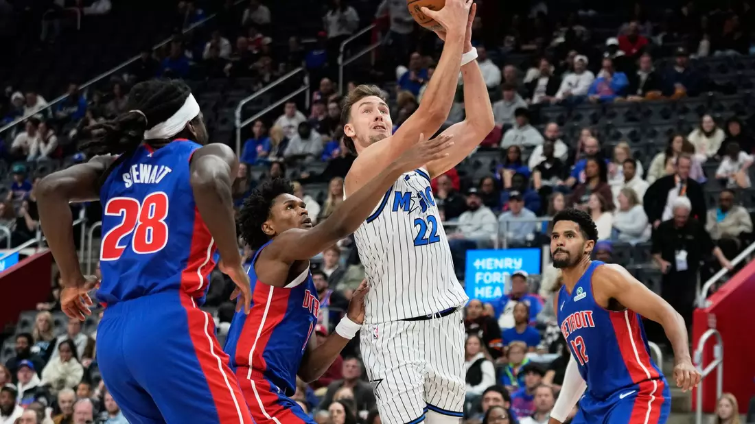 Franz Wagner tat sich mit den Magic in Detroit schwer. - Bild: Ryan Sun/AP/dpa
