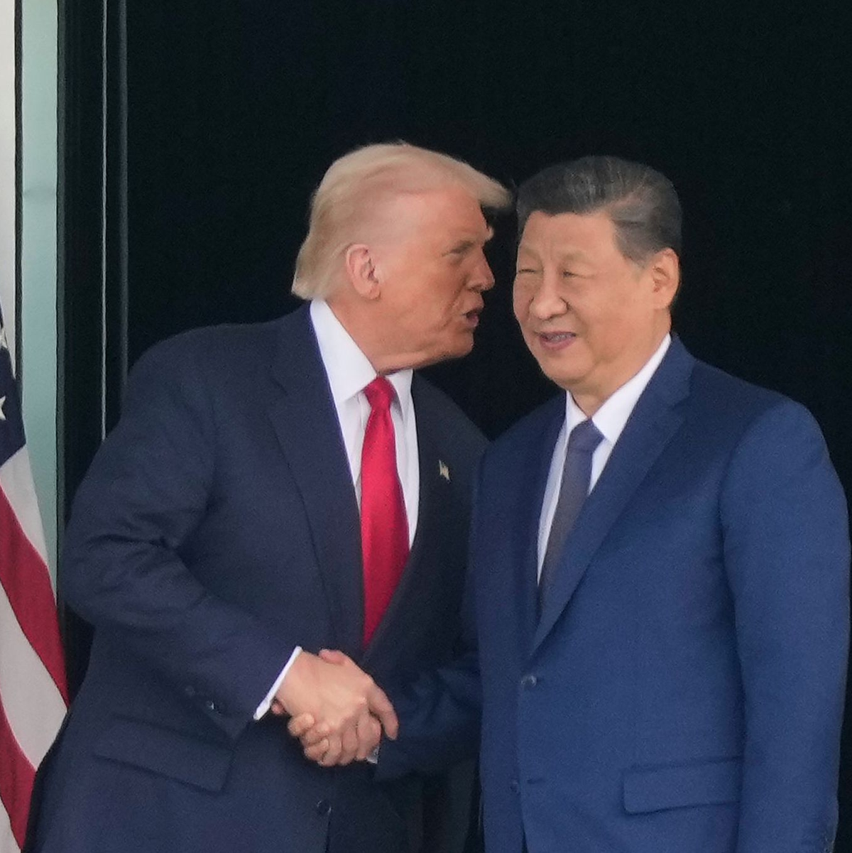 Trump und Xi haben über Öl und Gas gesprochen. - Foto: Mark Schiefelbein/AP/dpa