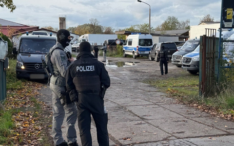 In Nauen wurde ein riesiges Drogenlabor ausgehoben. - Foto: Julian Stähle/dpa