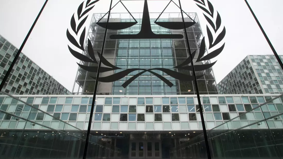  Der Internationale Strafgerichtshof (IStGH) in Den Haag wird künftig auf Software aus Deutschland umsteigen. (Archivbild) - Bild: Peter Dejong/AP/dpa