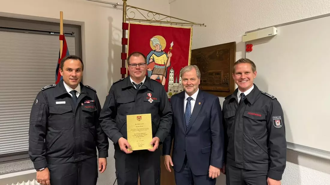 FW Uedem: Feuerwehr Uedem: Beförderungen und Ernennung des neuen stellvertretenden Leiters - Bild: presseportal.de