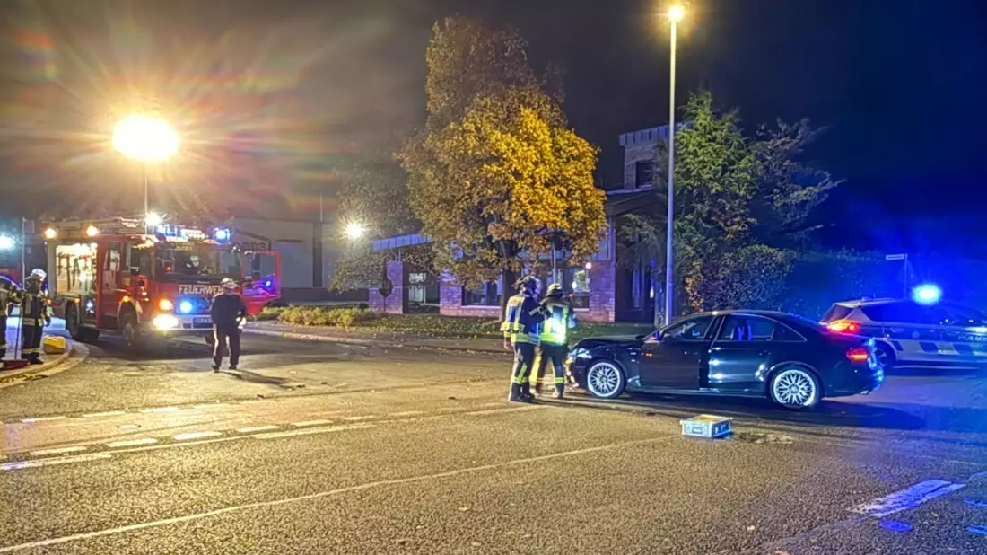 FFW Schwalmtal: Verkehrsunfall mit auslaufenden Betriebsmitteln in Waldniel - Bild: presseportal.de