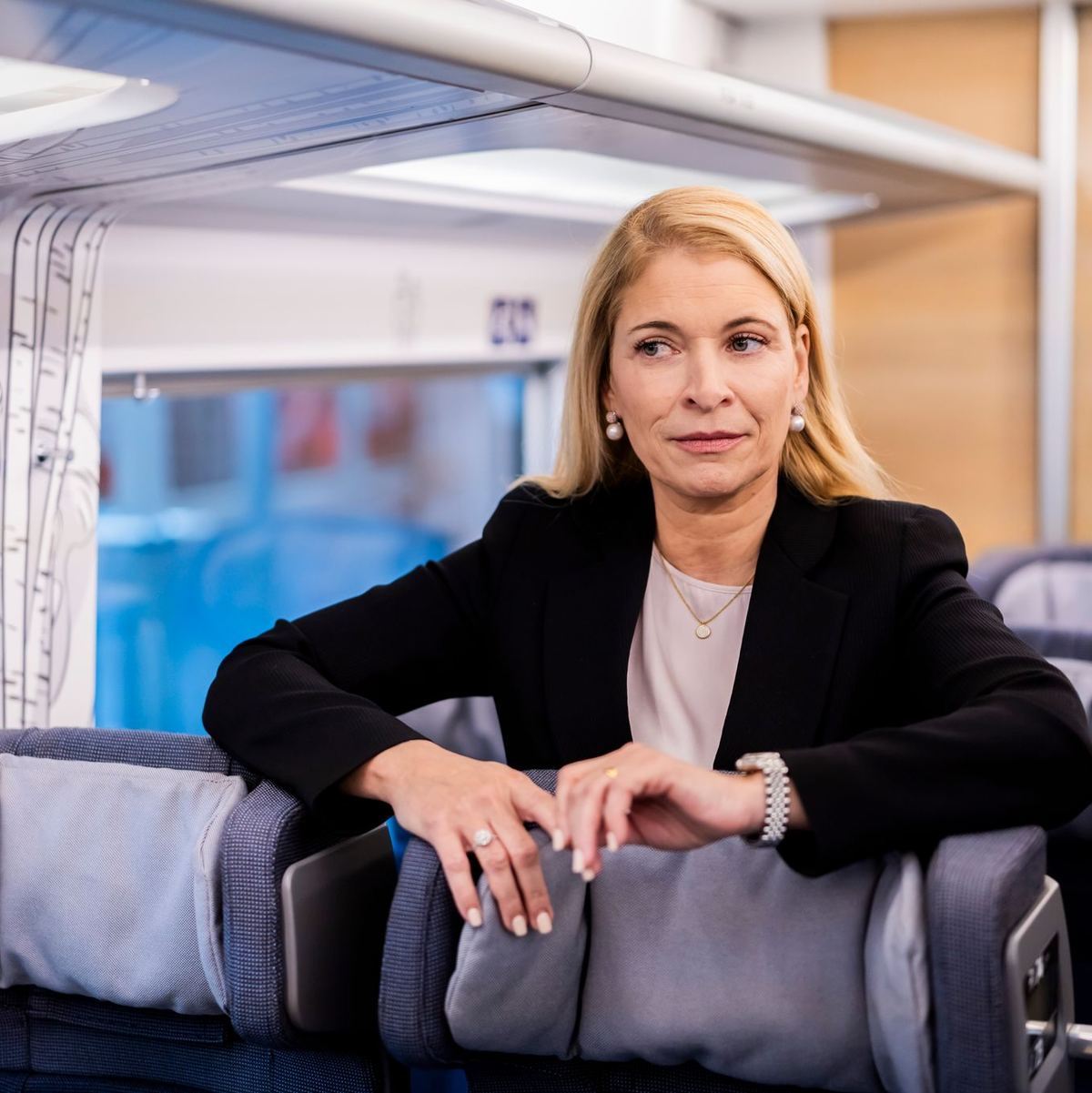 Die neue Bahnchefin Evelyn Palla soll mit einem neuen Vorstandsteam die Probleme bei der Bahn angehen. (Archivbild) - Foto: Christoph Soeder/dpa Pool/dpa