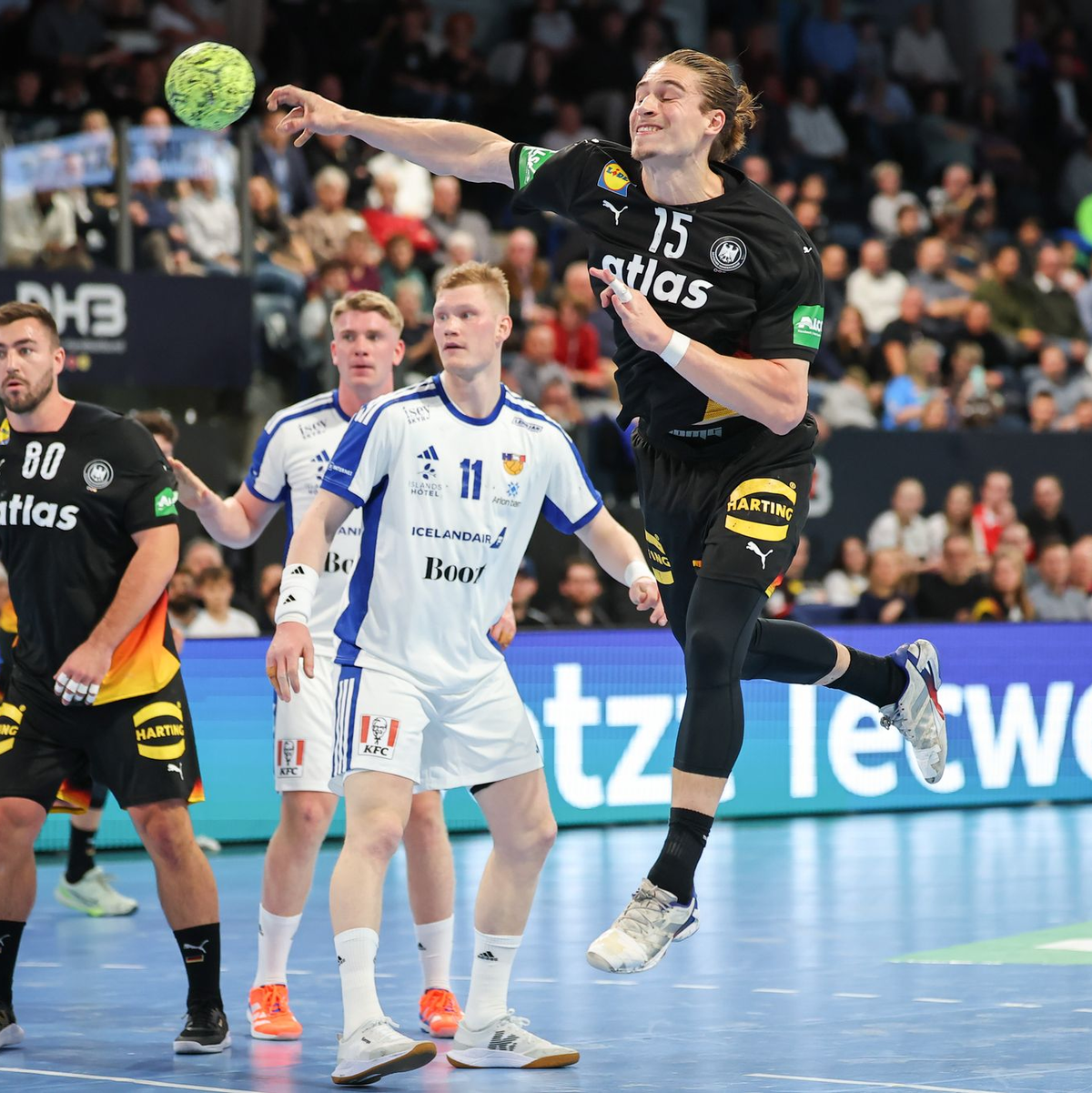 Torhüter Andreas Wolff ist der Erfahrenste im EM-Kader der deutschen Handballer. (Archivbild) - Foto: Daniel Karmann/dpa