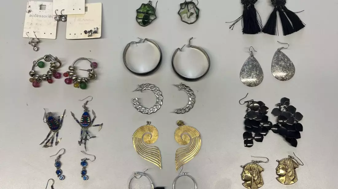 POL-EU: Öffentlichkeitsfahndung - Eigentümer von Schmuck gesucht - Bild: presseportal.de