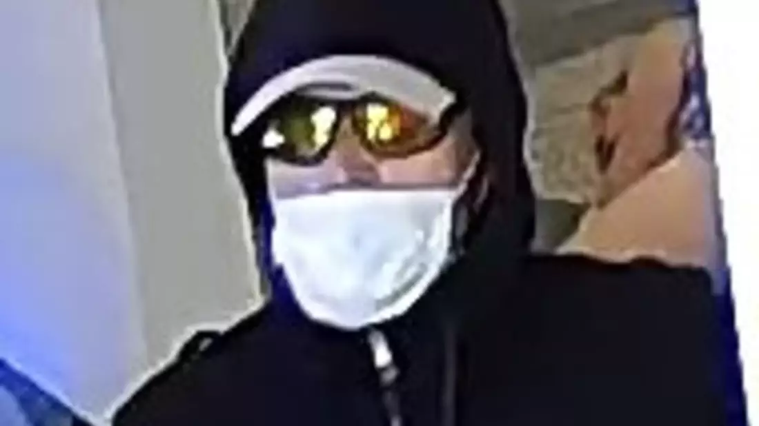 POL-MS: Öffentlichkeitsfahndung: Polizei sucht Tatverdächtigen nach Raub auf Bankfiliale mit Fotos - Bild: presseportal.de