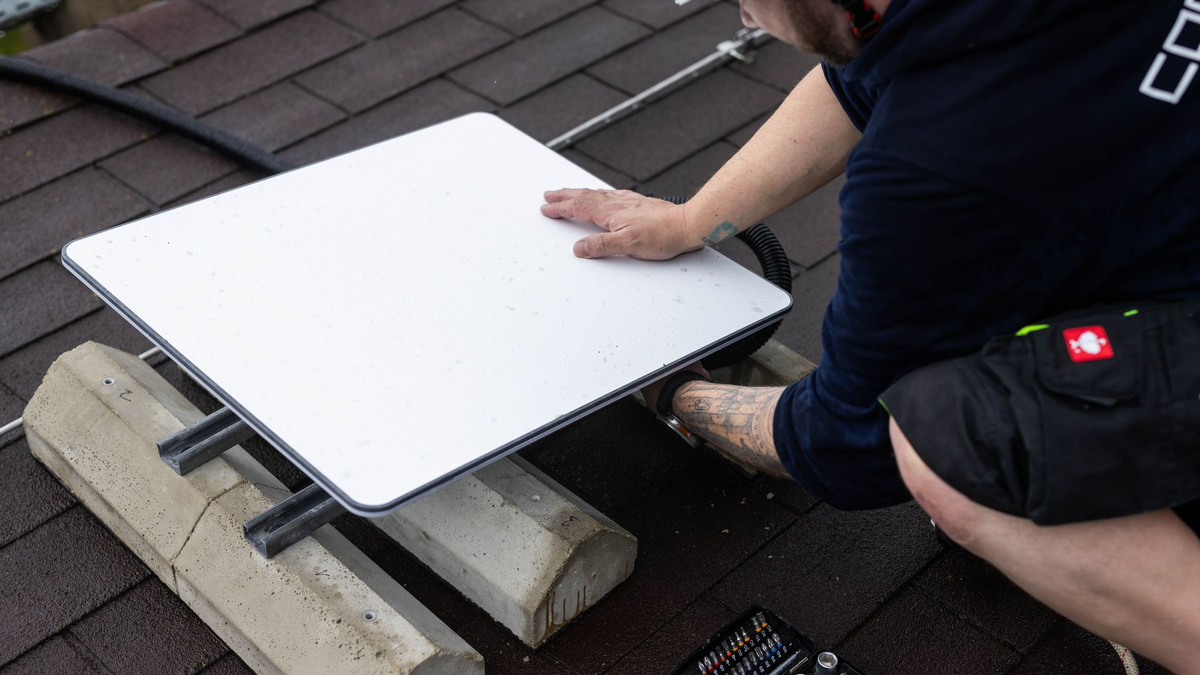 Starlink-Terminals sind im Iran verboten, werden aber ins Land geschmuggelt. (Archivbild) - Foto: Philipp von Ditfurth/dpa