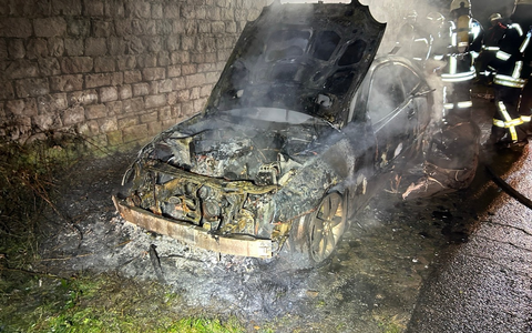 POL-PILEK: Auto gerät in Brand - Feuerwehr verhindert Schlimmeres - Foto: presseportal.de