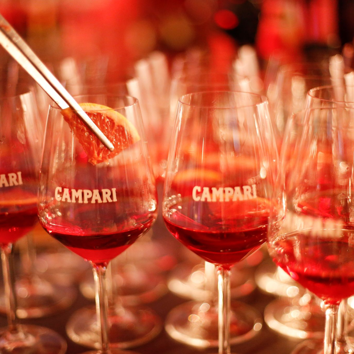 Campari gehört zu den bekanntesten Marken aus Italien. (Archivbild) - Foto: Georg Wenzel/dpa-Zentralbild/ZB