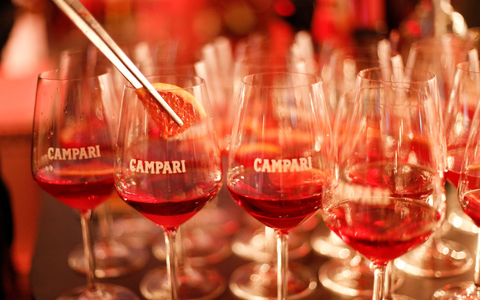 Campari gehört zu den bekanntesten Marken aus Italien. (Archivbild) - Foto: Georg Wenzel/dpa-Zentralbild/ZB