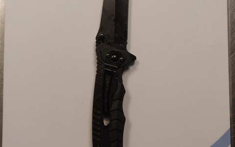 BPOL-HH: Keine wirklich gute Idee...: Alkoholisierter Mann erscheint mit Messer zur Anzeige auf Hamburger Bundespolizeirevier- - Foto: presseportal.de