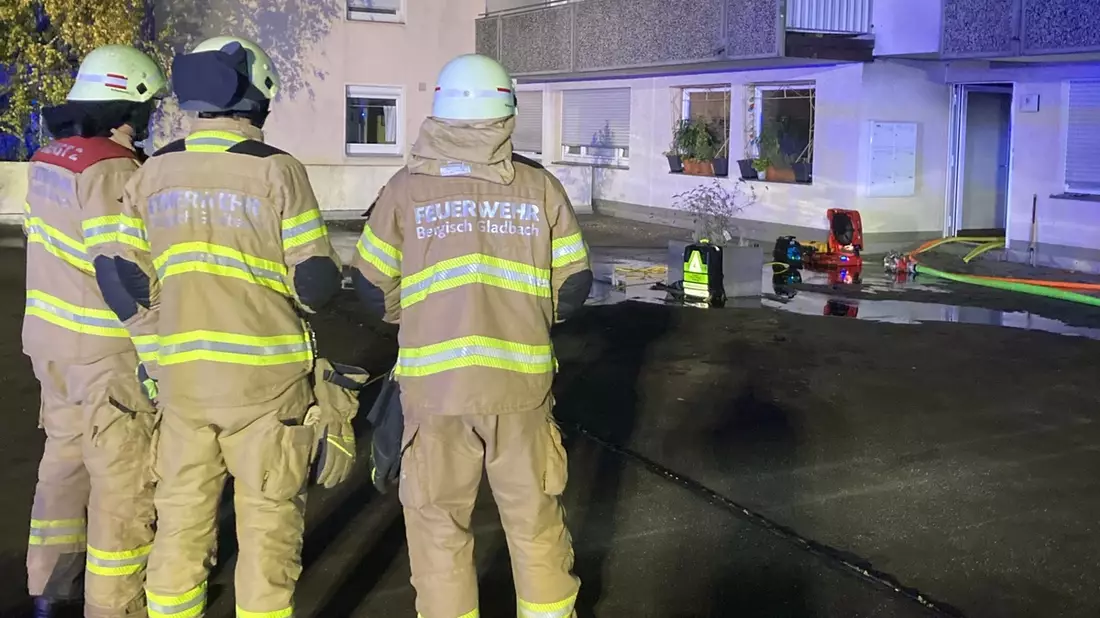 FW-GL: Mehrere Schwerverletzte bei Einsätzen der Feuerwehr Bergisch Gladbach in der Halloween-Nacht - Bild: presseportal.de