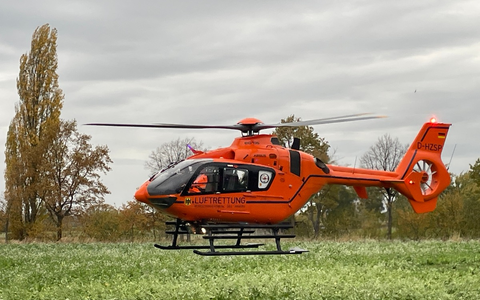 FW Lehrte: 5 Verletzte bei Verkehrsunfall auf der L413 bei Sievershausen - Foto: presseportal.de