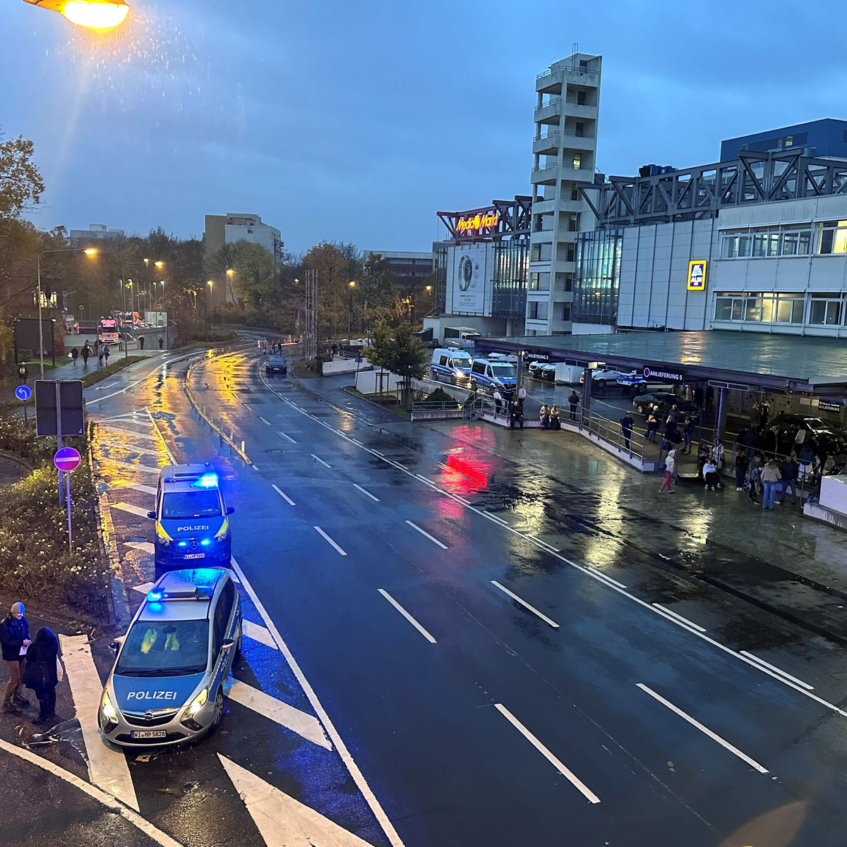 Zunächst konnte die Polizei nicht klären, ob es sich um Böllerlärm oder ein Schussgeräusch gehandelt hatte.  - Foto: Str./dpa