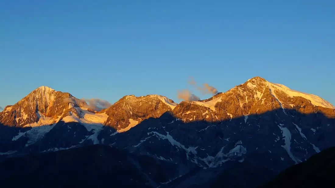 Die Ortler-Alpen sind bei Bergsteigern beliebt. (Archivbild)  - Bild: Philipp Laage/dpa-tmn/dpa