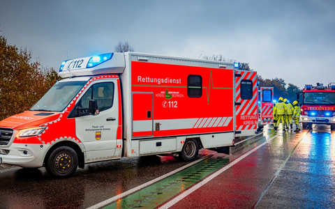 FW Gronau: Verkehrsunfall mit zwei Verletzten auf der B54 Richtung Niederlande - Foto: presseportal.de