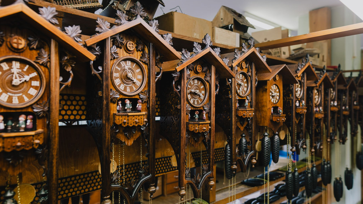 Kuckucksuhren gelten als ein Symbol des Schwarzwalds.  - Foto: Philipp von Ditfurth/dpa