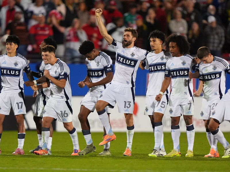 Jubelten im Elfmeterschießen: Thomas Müller und die Vancouver Whitecaps. - Foto: LM Otero/AP/dpa