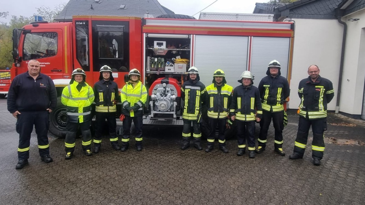 FW-OE: Erfolgreicher Maschinisten-Lehrgang in Kirchhundem abgeschlossen - Foto: presseportal.de