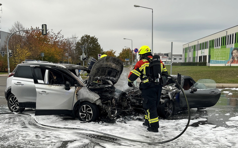 LPI-EF: Verkehrsunfall führt zu Brand - Foto: presseportal.de