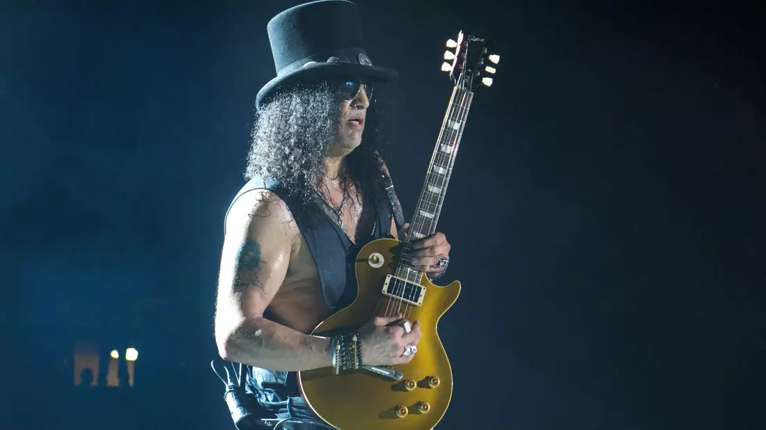 Kultgitarrist Slash ist mit seinem Konzertfilm «Live at the «S.E.R.P.E.N.T. Festival» für einen Tag im Kino zu sehen. - Bild: Kc Alfred/dpa