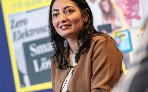 Faktencheck in deutschen Klassenzimmern: Bundesentwicklungsministerin Reem Alabali Radovan ruft zur Teilnahme am Schulwettbewerb auf - Foto: presseportal.de
