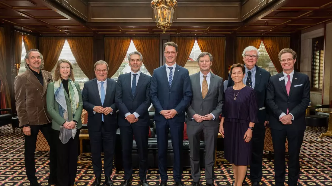 Weckruf für Europa / Beim 3. Zukunftsforum NRW - Niederlande analysierten hochrangige Politiker und Wirtschaftsführer die Zukunft und Wettbewerbsfähigkeit. Die ernste Lage braucht schnelles Handeln - Bild: presseportal.de