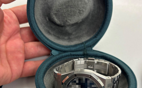 HZA-S: Zoll stoppt Schmuggel teurer Uhr - Foto: presseportal.de