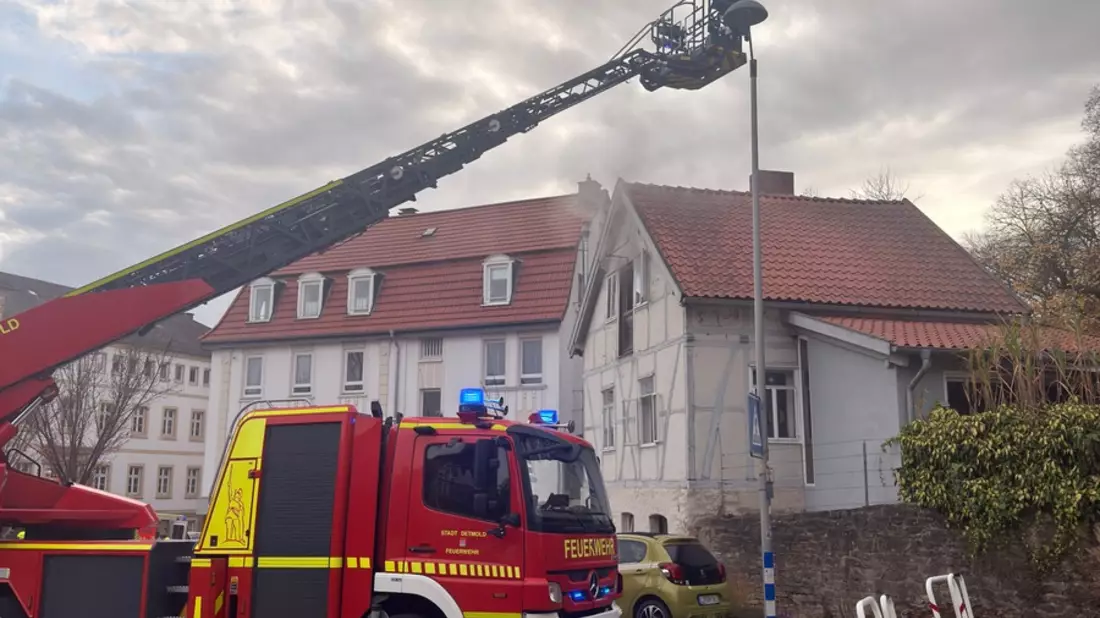 FW-DT: Zimmerbrand in der Siegfriedstraße - Bild: presseportal.de