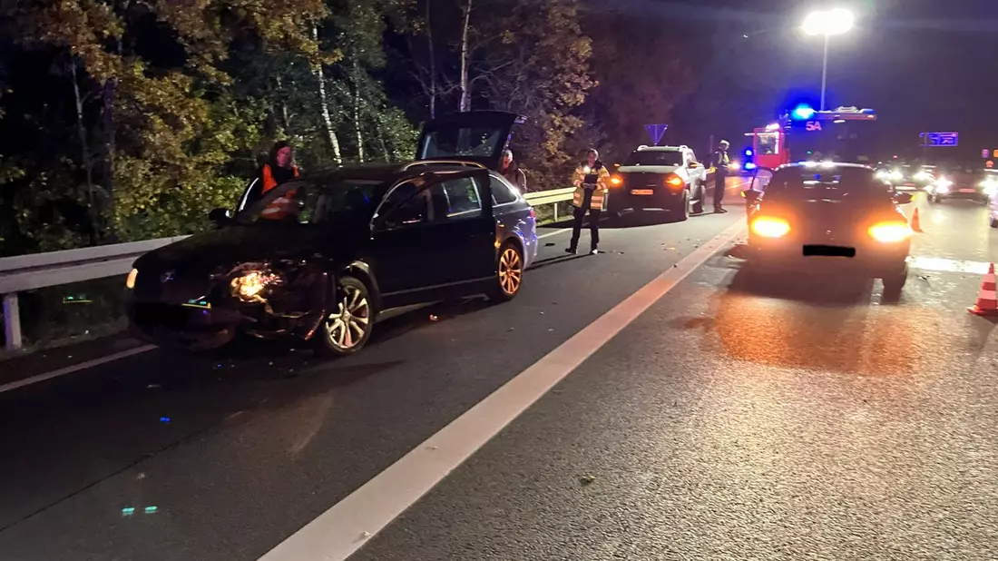 FW Hannover: Verkehrsunfall mit vier Fahrzeugen auf der A 37 - Bild: presseportal.de