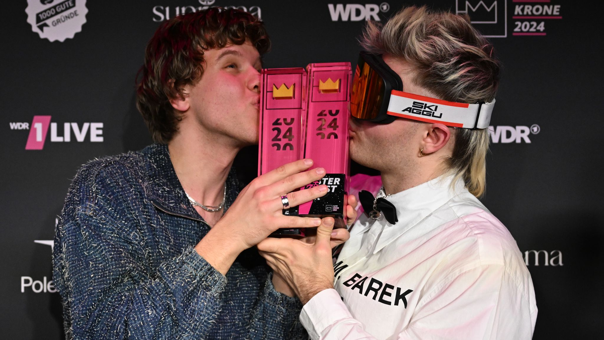 Räumten schon 2024 ab und können wieder auf eine Krone hoffen: die Musiker Zartmann und Ski Aggu.  - Foto: David Inderlied/dpa