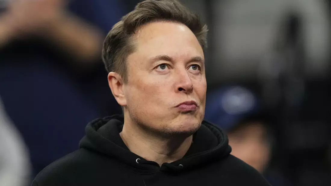 Bekommt erneut Kontra vom norwegischen Öl-Fonds. Elon Musk. (Archivbild) - Bild: Matt Rourke/AP/dpa