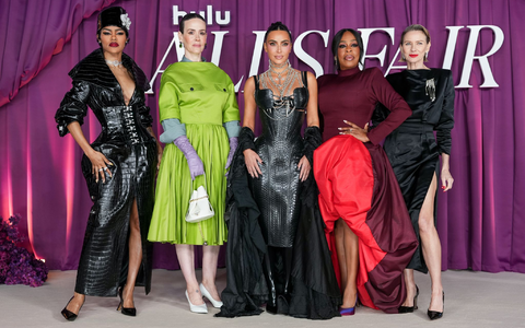Die Stars von «All's Fair» sind von links nach rechts Teyana Taylor, Sarah Paulson, Kim Kardashian, Niecy Nash und Naomi Watts. - Foto: Scott A Garfitt/Invision/AP/dpa