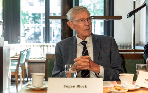 Eugen Block wirft der Vorsitzenden Richterin im Prozess gegen seine Tochter Christina Befangenheit vor. (Archivbild) - Foto: Markus Scholz/dpa