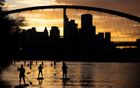 Frankfurt ist von einem Reisemagazin zu einem der «Best Places to Go» gekürt worden. (Archivbild) - Foto: Boris Roessler/dpa