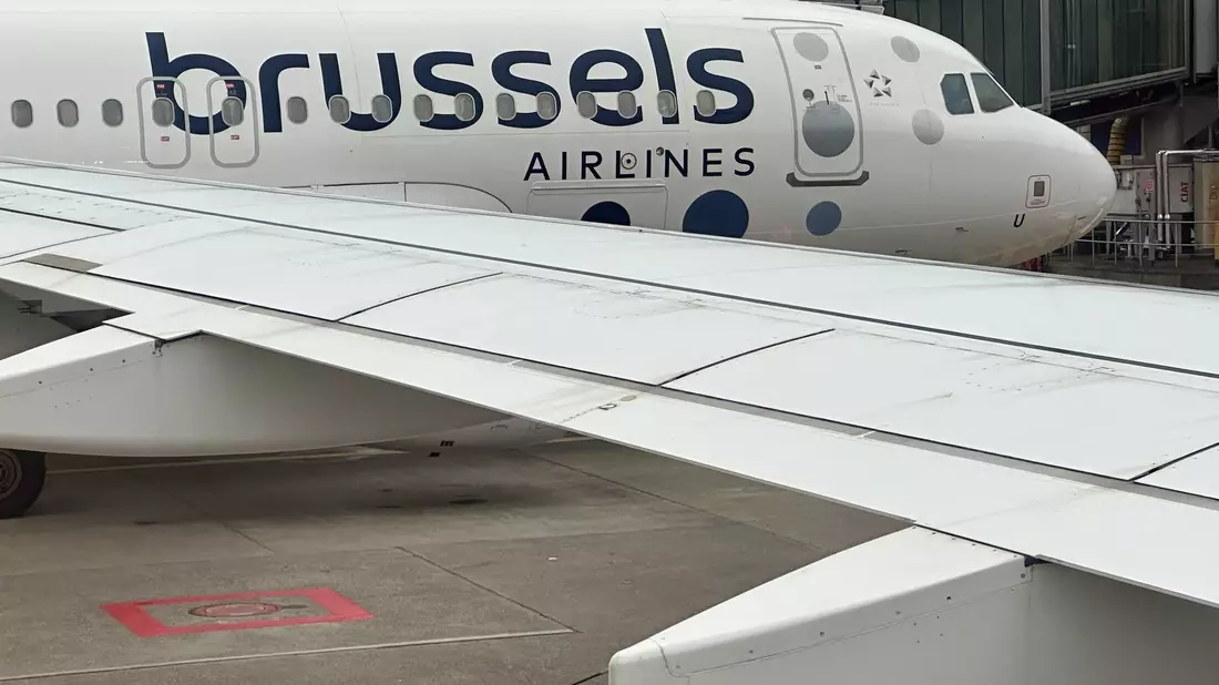 Erst einmal ging nach einer Drohnensichtung am Flughafen Brüssel nichts mehr. (Archivbild) - Bild: Steffen Trumpf/dpa
