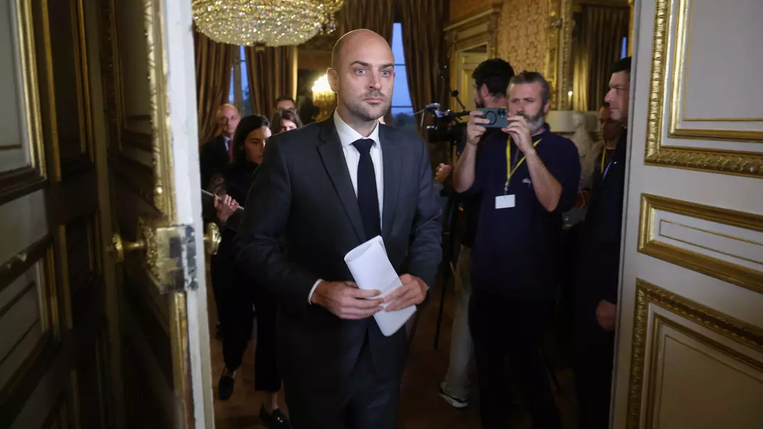 Frankreichs Außenminister hielt sich zum aktuellen Verhältnis zu Teheran bedeckt. (Archivbild) - Bild: Christophe Petit Tesson/Pool EPA/AP/dpa