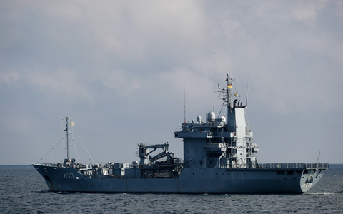Tender Elbe auf dem Weg in die Ägäis - Foto: presseportal.de