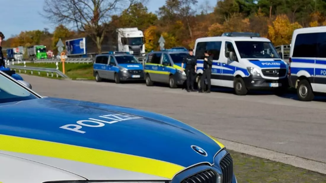POL-DA: Lampertheim / A67: Behördenübergreifende Verkehrskontrolle / Über 200 Fahrzeuge und rund 400 Personen kontrolliert - Bild: presseportal.de