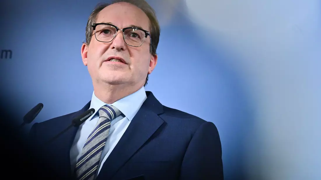 Dobrindt will Islamisten mit aller Härte des Rechtsstaats begegnen.  - Bild: Sebastian Christoph Gollnow/dpa