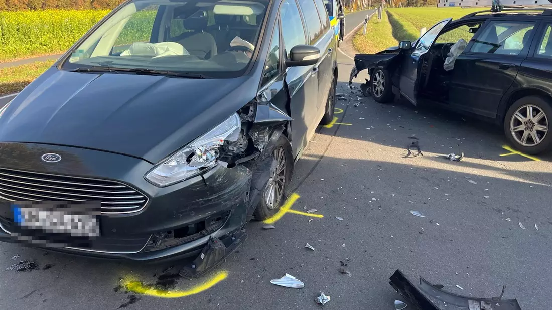 POL-COE: Lüdinghausen, Tüllinghoff/ Autos kollidieren - Bild: presseportal.de