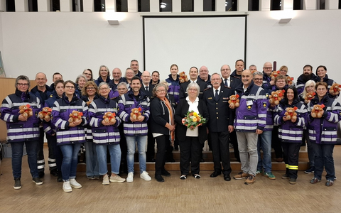 FW-KA: Kreisfeuerwehrverband Karlsruhe übergibt 260 Teddybären an die Notfallseelsorge - Foto: presseportal.de
