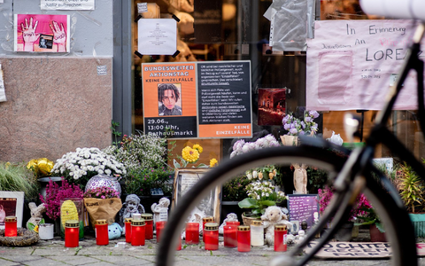 Die Umstände des gewaltsamen Todes von Lorenz sollen in einem Gerichtsverfahren geklärt werden. Angeklagt ist ein Polizist. - Foto: Hauke-Christian Dittrich/dpa