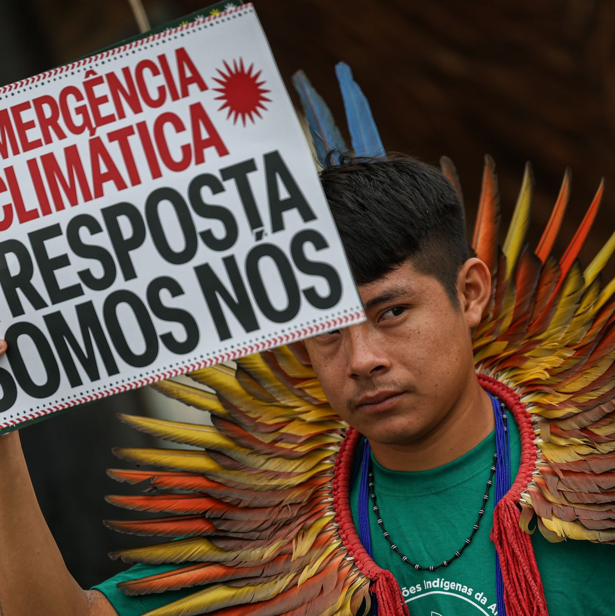 Ein Aktivist ist vor dem Gelände der Weltklimakonferenz in Brasilien zu sehen. (Archivbild) - Foto: Marcelo Camargo/Agencia Brazil/dpa