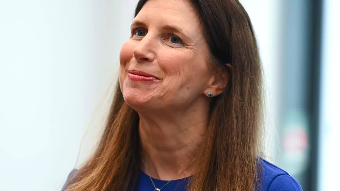 Commerzbank-Chefin Bettina Orlopp ist eine von nur vier Frauen an der Spitze eines Dax-Konzerns. (Archivbild) - Bild: Arne Dedert/dpa