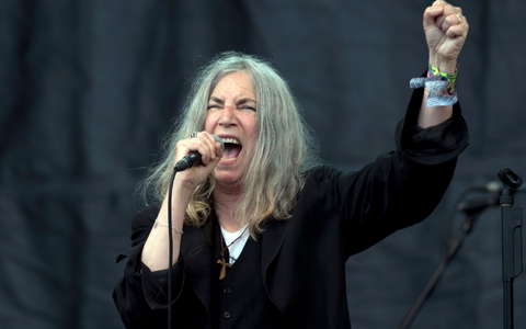 Patti Smith wurde mit dem Musikalbum «Horses» bekannt (Archivbild). - Foto: Hannah Mckay/EPA/dpa